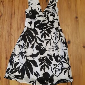 Le Chateau black and white dress Size xxs